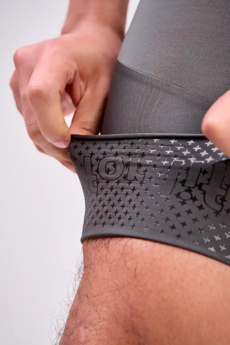 Pantaloneta Badana ONIX de ciclismo para hombre con cargadera y banda siliconada-16