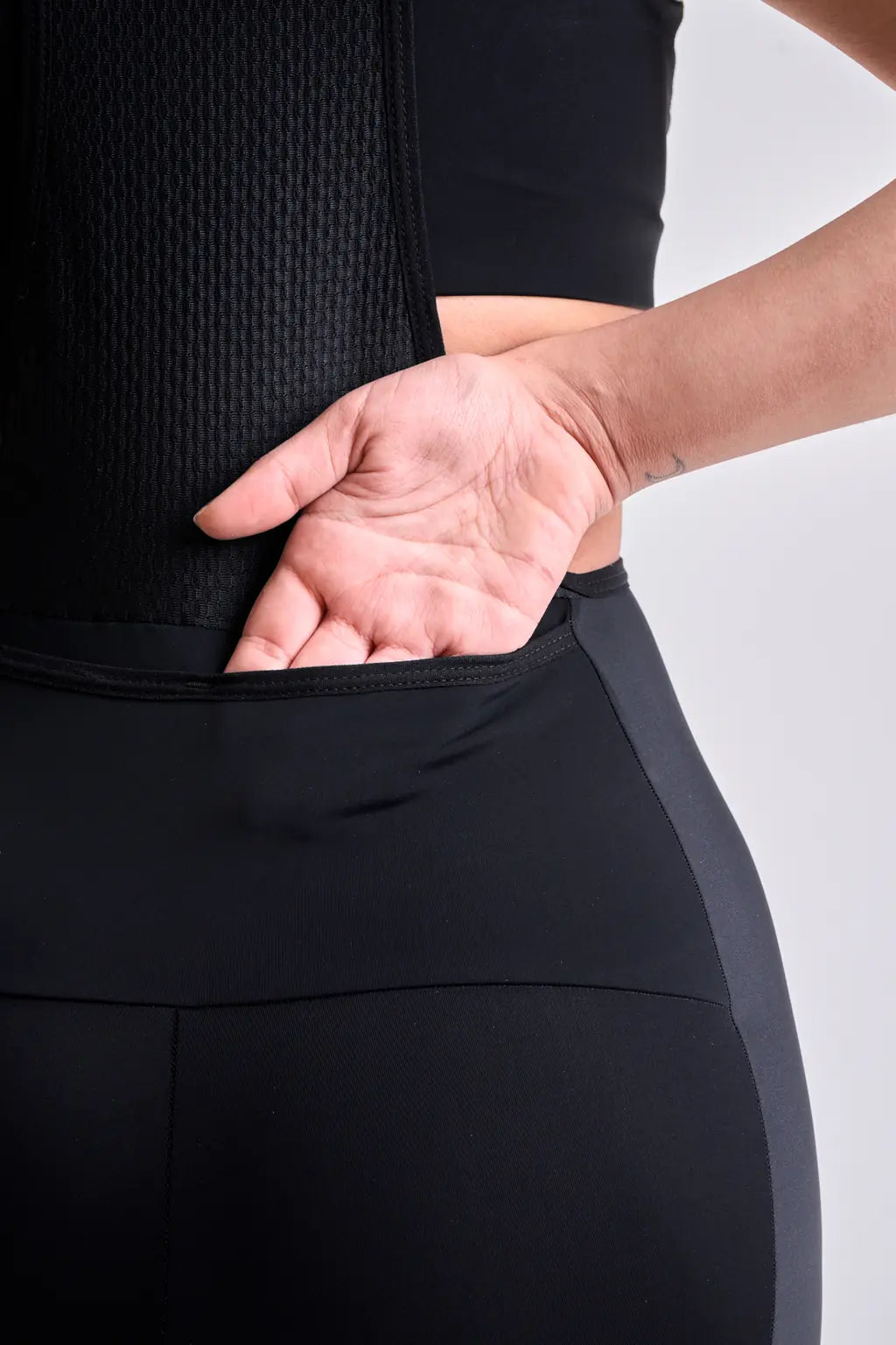 Badana Pantalón de ciclismo para mujer negro con cargadera-4