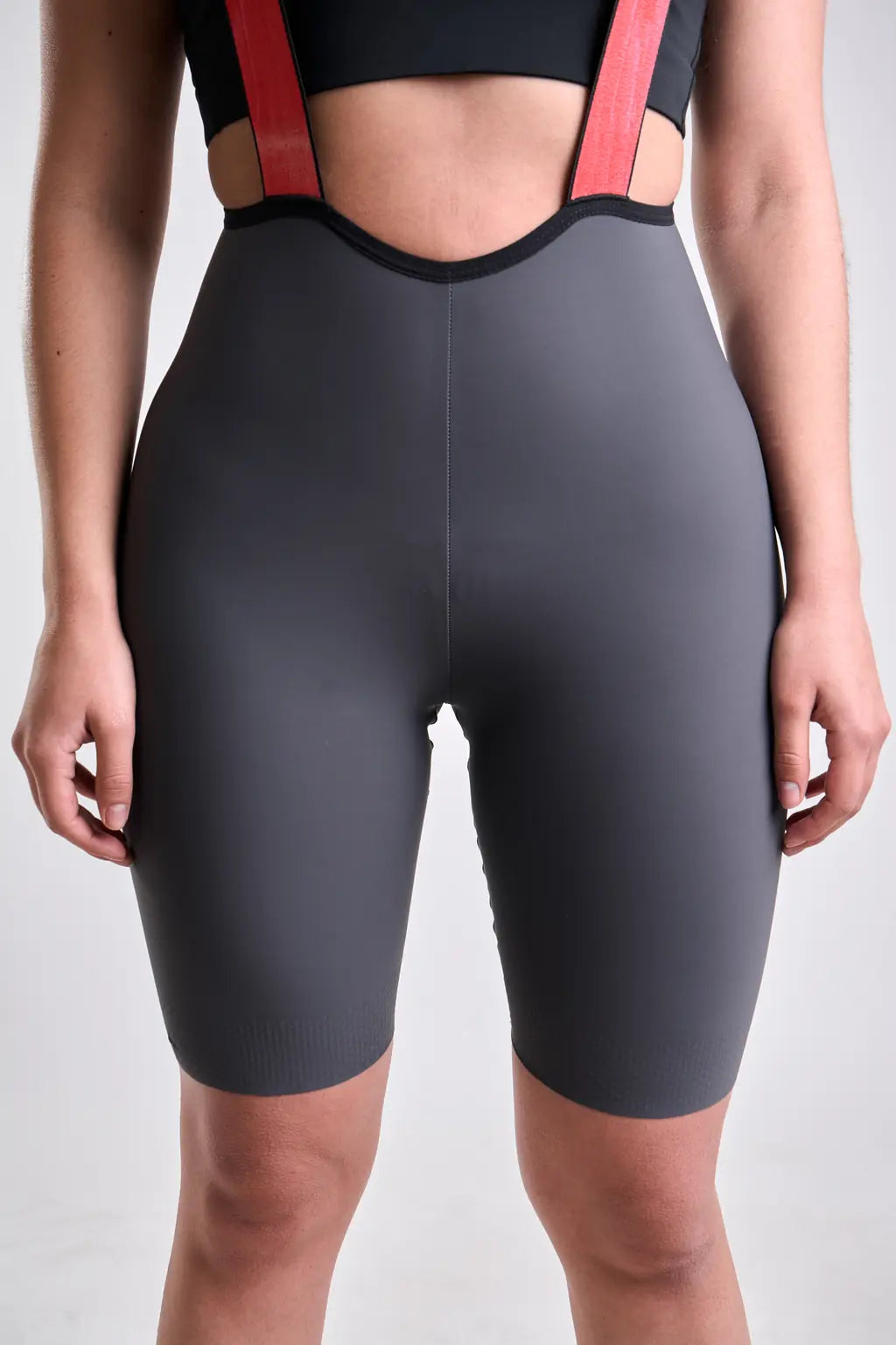 Pantaloneta Badana PRO de ciclismo para mujer con cargadera y banda siliconada-9