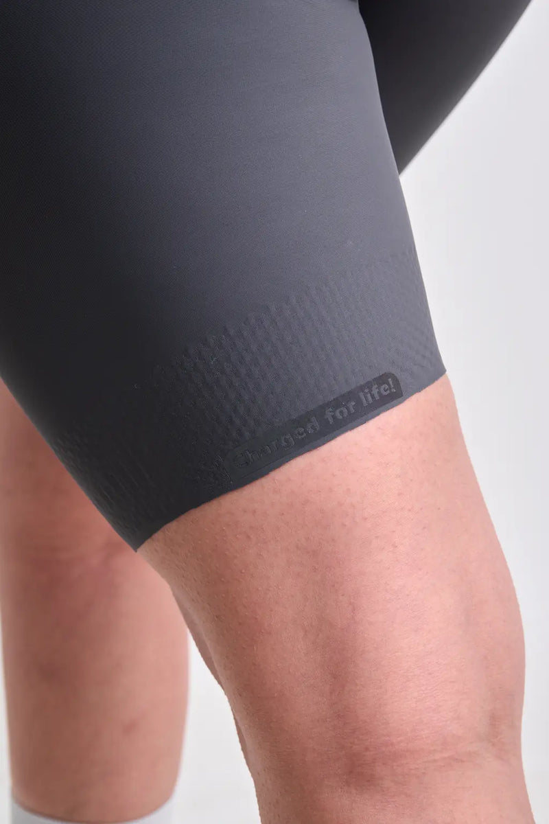 Pantaloneta Badana PRO de ciclismo para mujer con cargadera y banda siliconada-4