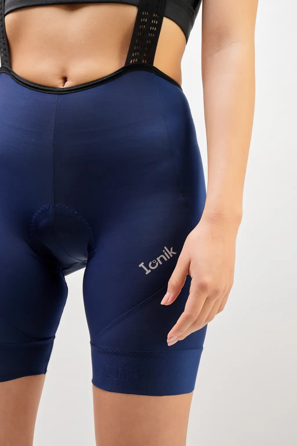Pantaloneta Badana ONIX de ciclismo para mujer con cargadera y banda siliconada-7