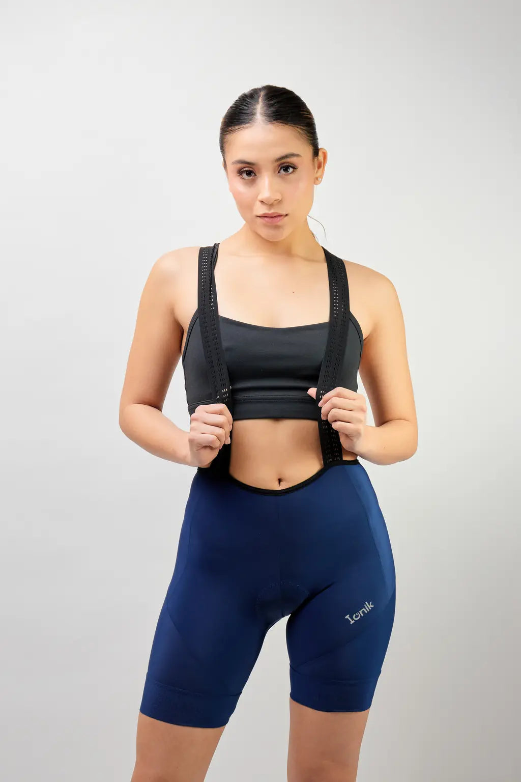 Pantaloneta Badana ONIX de ciclismo para mujer con cargadera y banda siliconada