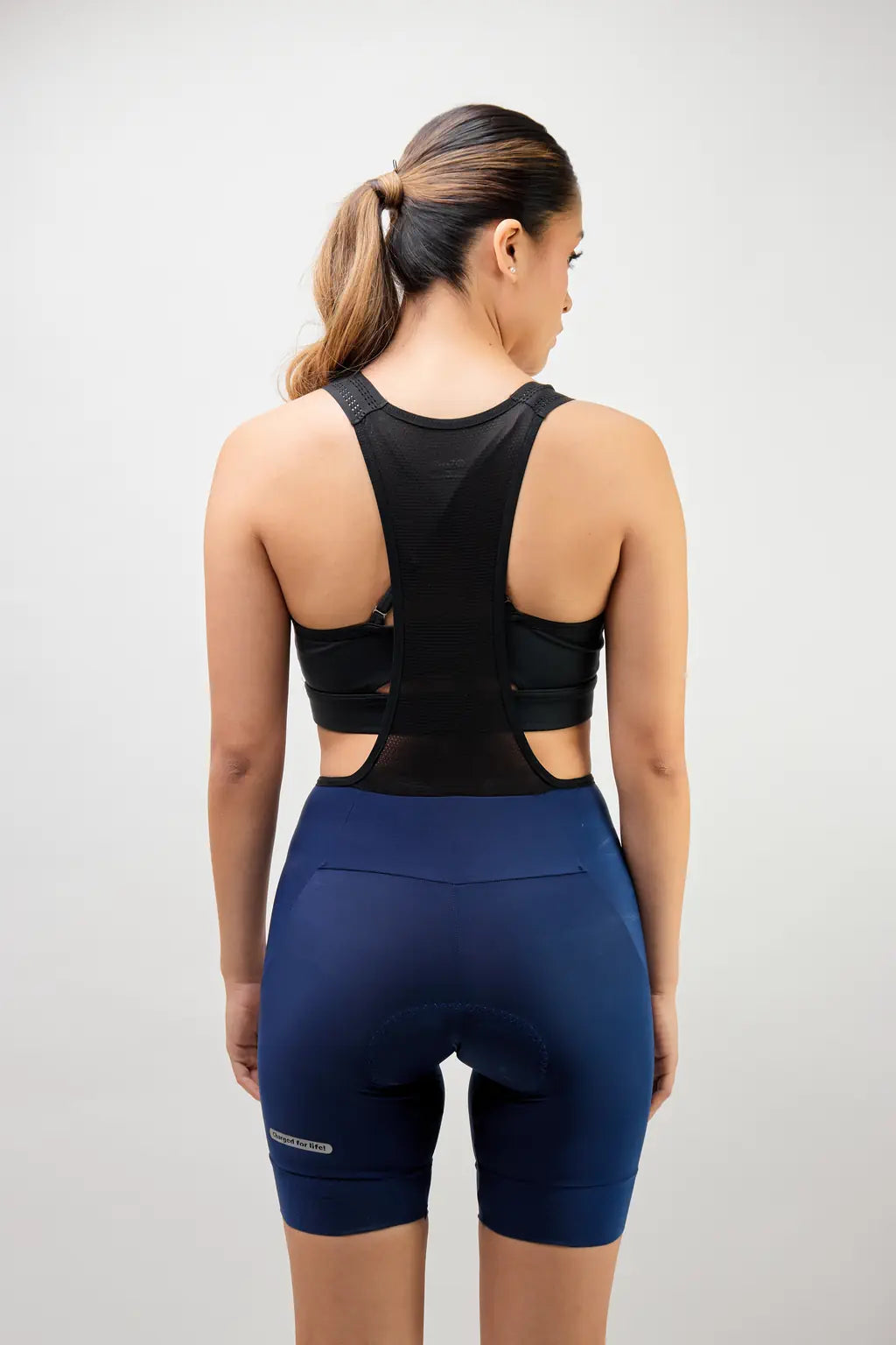 Pantaloneta Badana ONIX de ciclismo para mujer con cargadera y banda siliconada-4