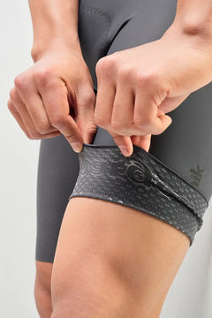 Pantaloneta Badana PRO de ciclismo para hombre con cargadera y banda siliconada-24