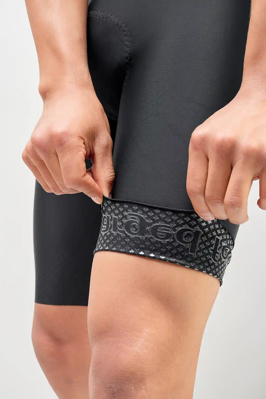 Pantaloneta Badana PRO de ciclismo para hombre con cargadera y banda siliconada-36